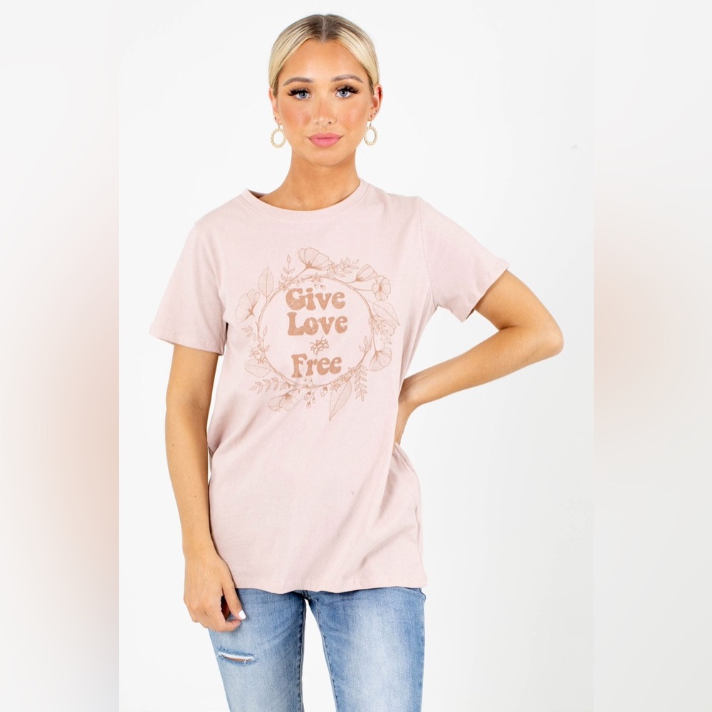 Tres Bien Give Love Free Pink Graphic Scooped Neck Short Sleeve Tee Medium